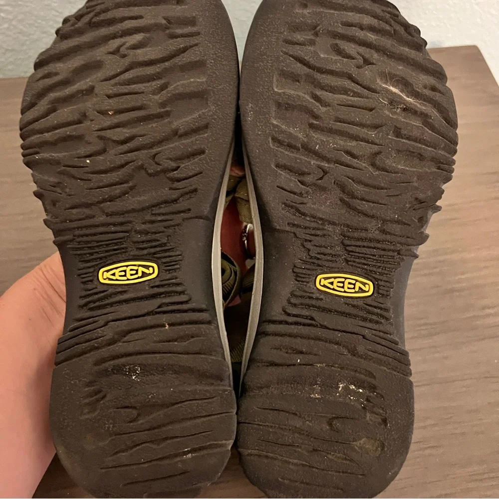 Keen Rose Sandals Women’s / Kids- Olive Green- Worn Once Size 6.5 - Picture 5 of 5